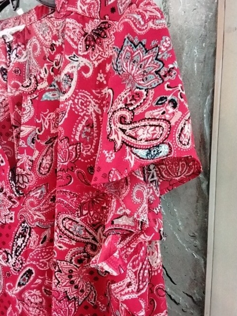 Maurices Red Paisley V-Neck Short Sleeve Top - Picture 3 of 6
